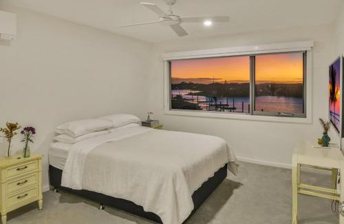 Port Macquarie Villa | Waterfront-Bay View