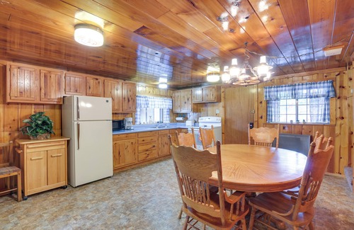 Bayfield Apartment | Waterfront Bayfield Apartment w/Kayaks & Fire Pit