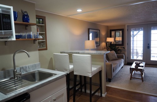 Three Tree Point Apartment | Waterfront Beach Apartment 15 Min From Seattle