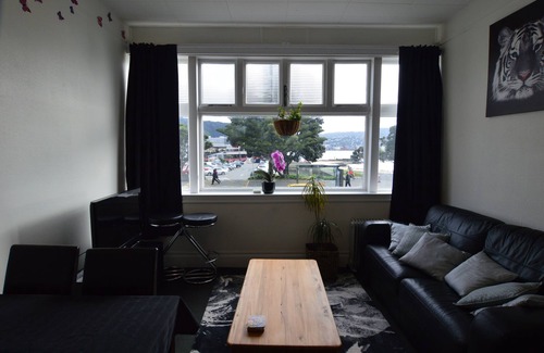 Oriental Bay House | Waterfront Beach house