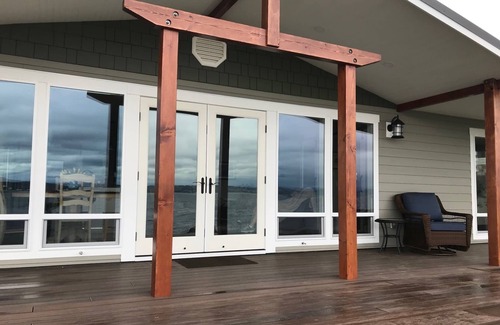 Vashon Island House | Waterfront Beach House