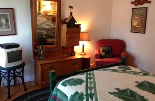 Bath Cottage | Waterfront Bliss in Bath