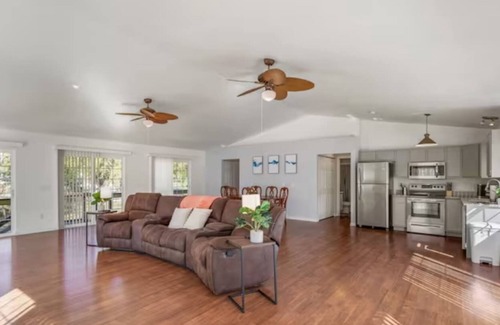 Leesburg Apartment | Waterfront, Boat Launch, King Bed w/en suite bath