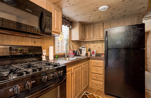 Cadiz Cabin | Waterfront Cabin at Prizer Point Includes Camper Parking