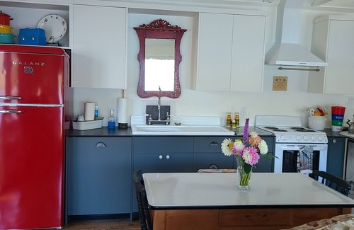 Shawnigan Lake Cabin | Waterfront cabin on Shawnigan Lake with private dock.