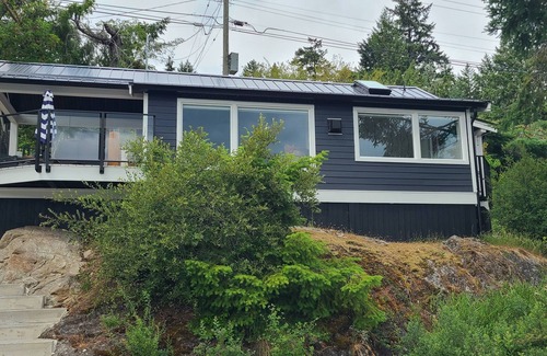 Shawnigan Lake Cabin | Waterfront cabin on Shawnigan Lake with private dock.