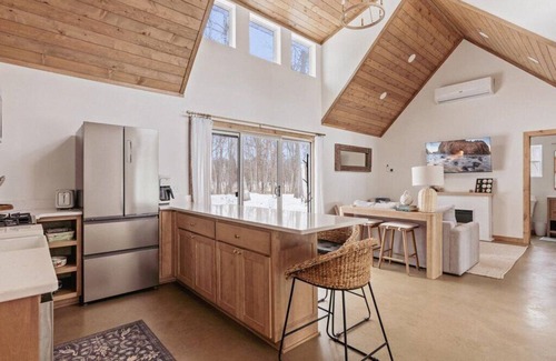 Ossipee Cabin | Waterfront Cabin! Infloor heat, fireplace, Games, new hot tub mid Nov!