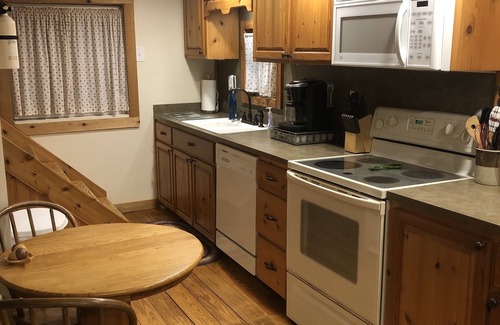 Draper Cabin | Waterfront Cabin On The New River - Near Virginia Tech & Radford University