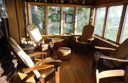 Port Republic House | Waterfront Cabin with Million Dollar View and Luxury Bath! Find Shark's Teeth!