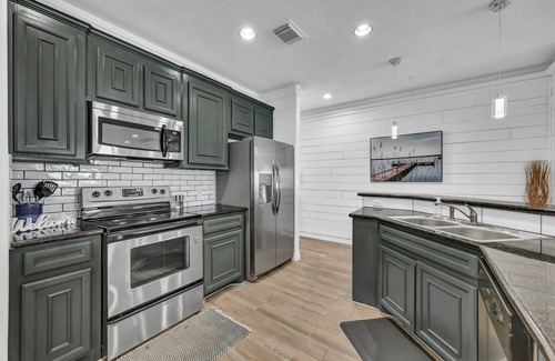 Seven Coves Condo | Waterfront Condo near Festival with Pool, Boat Access, Tennis Courts & Fully Equipped Kitchen