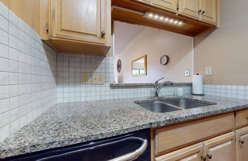 New Braunfels Condo | Waterfront Condo on the Comal River- CW B210 : Free Tubes with Rental!