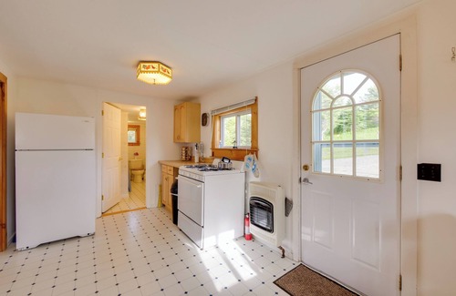 Marlboro Cottage | Waterfront Cottage - 17 Mi to Acadia Ntnl Pk!