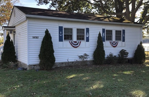 Swan Point Cottage | Waterfront cottage for paddle boarding, kayaking, crabbing, and fishing
