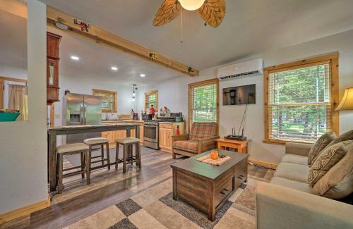 Fort Towson House | Waterfront Cottage in Fort Towson with 2 Decks!