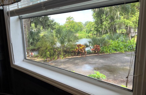 Leesburg Cottage | Waterfront Cottage on Haynes Creek