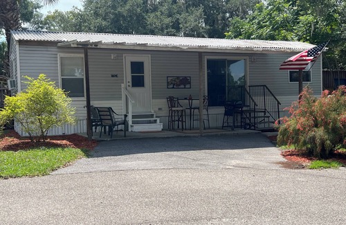 Leesburg Cottage | Waterfront Cottage on Haynes Creek
