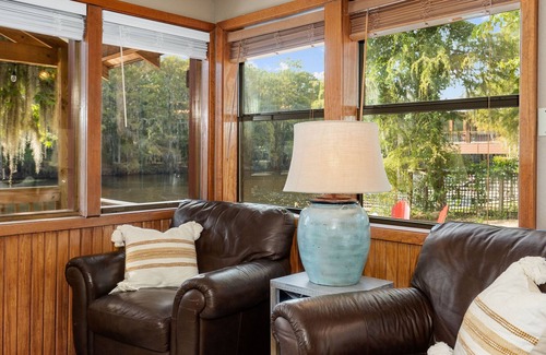 Karnack Cottage | WATERFRONT cottage with SCENIC views of Big Cypress Bayou Caddo Lake