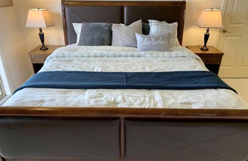 Regional District of Nanaimo House | Waterfront eagle nest suite