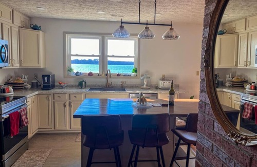 Valley Lee House | Waterfront Escape | Family-Friendly | Remodeled Home | Epic Sunset Views | Decks