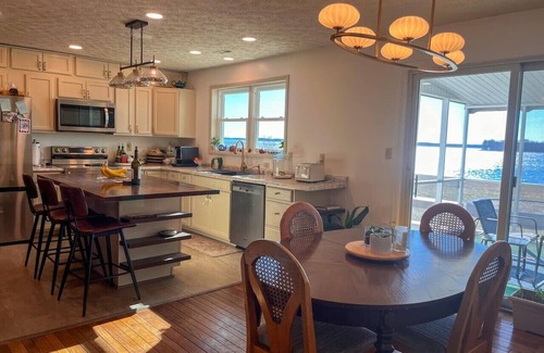 Valley Lee House | Waterfront Escape | Family-Friendly | Remodeled Home | Epic Sunset Views | Decks