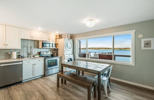 Coupeville House | Waterfront family-friendly home w/bay views, firepit, deck, & gas fireplace