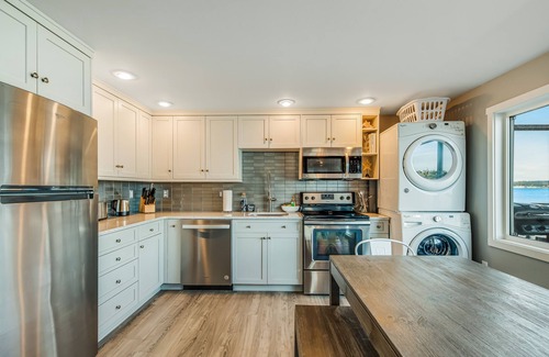 Coupeville House | Waterfront family-friendly home w/bay views, firepit, deck, & gas fireplace