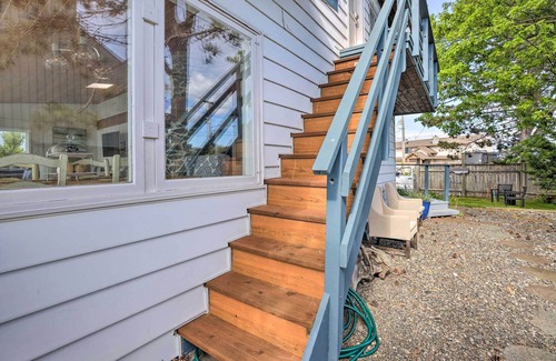 Ferndale Cottage | Waterfront Ferndale Home: Deck + Beach Access