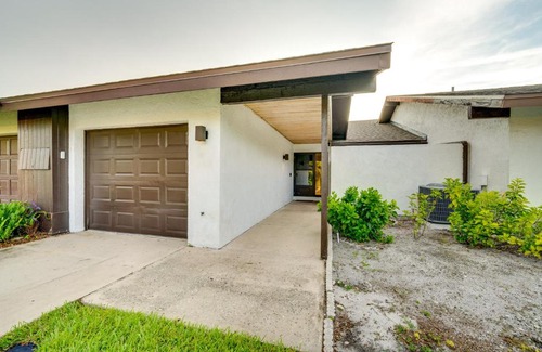 Grenelefe House | Waterfront Haines City Townhome with Community Pool!