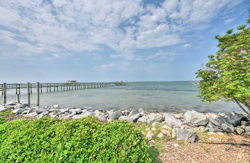 Harkers Island House | Waterfront Harkers Island Home Sunset View and Dock