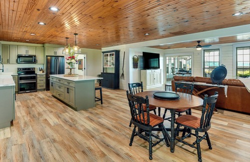 Granbury House | Waterfront Home Near Historic Granbury Square!