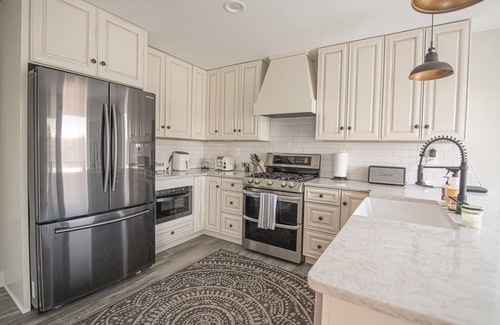 Louisa House | Waterfront Home Newly Renovated Beautiful Lake Views/Deck with 2 kayaks