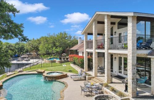 Kingsland House | Waterfront House on Lake LBJ Cove and Concierge Services