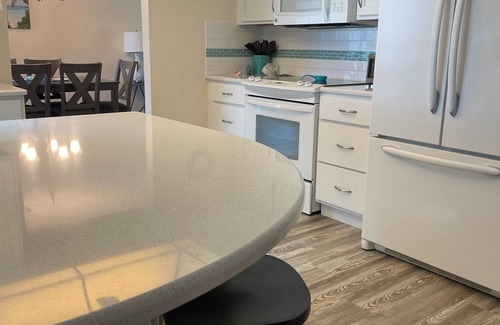 Palm Harbor House | Waterfront-Htd Pool & Spa Dock-Kayak-Beaches- Endless Summer!