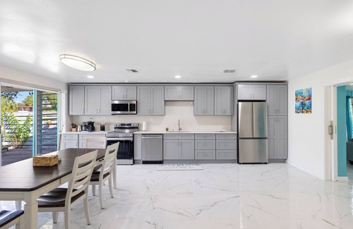 East Tampa House | Waterfront Island Paradise