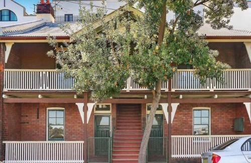 Millers Point Apartment | Waterfront - KING Bed Master @ Rocks Sydney #9A