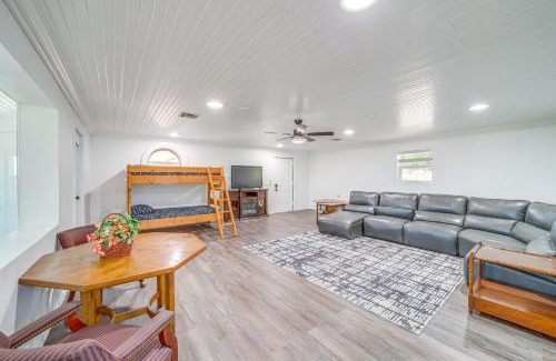 Hoyt House | Waterfront Lake Eufaula Home Dock and Beach Access!