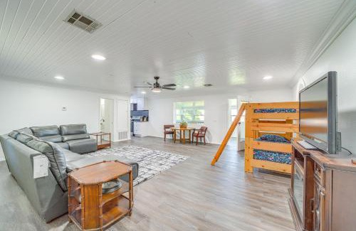 Hoyt House | Waterfront Lake Eufaula Home Dock and Beach Access!