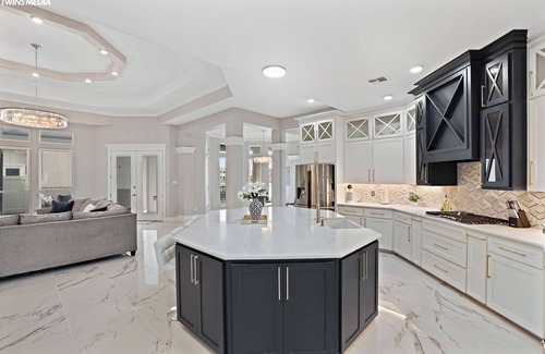 Robstown House | Waterfront Lake House + Heated Pool + HotTub + DT & Beach 20mins n