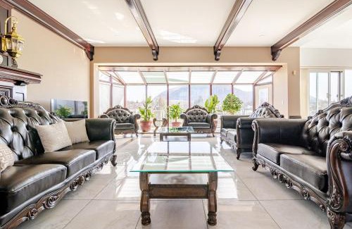 Beloeil Villa | Waterfront Mansion with River & Mountain View, 40 Minutes from Montreal