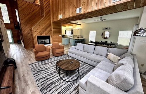 Canyon Lake House | Waterfront on the Horseshoe