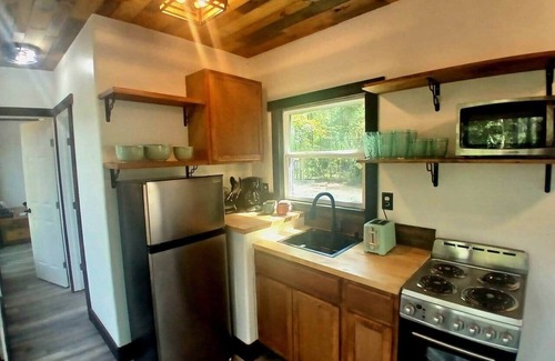 Plantersville House | Waterfront Retreat -Fishing creek , BBQ & S'more