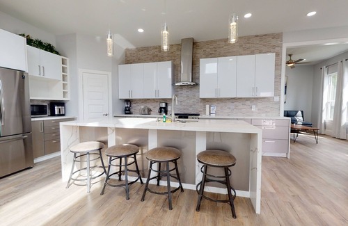 Dickinson Villa | Waterfront Retreat Getaway with Gameroom Firepit Fishing Kayaks