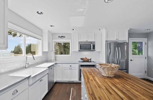 Allyn-Grapeview House | Waterfront Retreat on Case Inlet