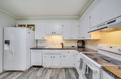 Checotah House | Waterfront Retreat w/Deck on Lake Eufaula!