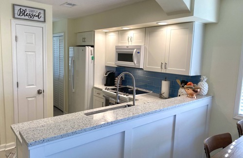 Little River Condo | Waterfront Splendor/Snowbirds Welcome/2B/2B Condo/Quiet Golf Course Comm.