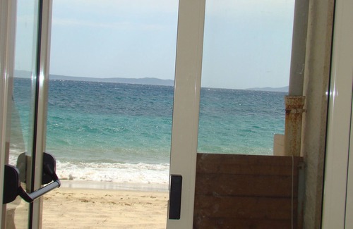 Cavaliere Beach Apartment | Waterfront studio on CAVALIERE beach