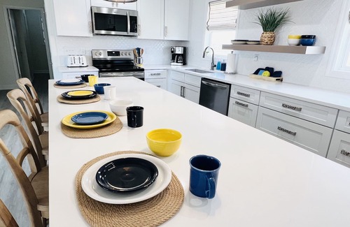 North Topsail Beach House | Waterfront Soundside Cottage With Private Dock - Steps To The Beach! Sleeps 4.