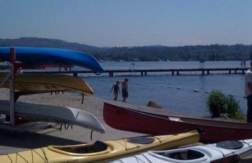 West Bellevue Cottage | Waterfront View Cottage w/ Lake WA Water Access—