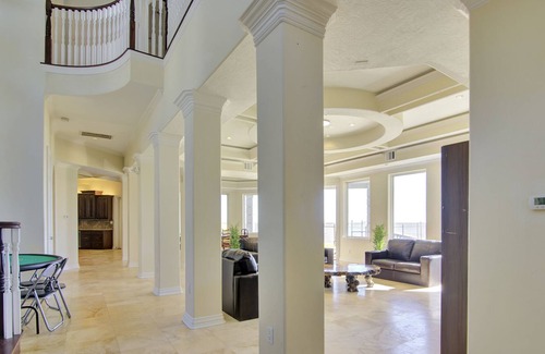 San Leon Villa | Waterfront Villa - 30 minutes to Houston or Galveston!