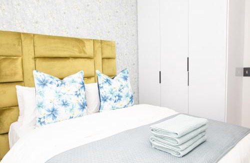 Nieuw Muckleneuk Apartment | Waterkloof on Main Sassy Modern Apartment